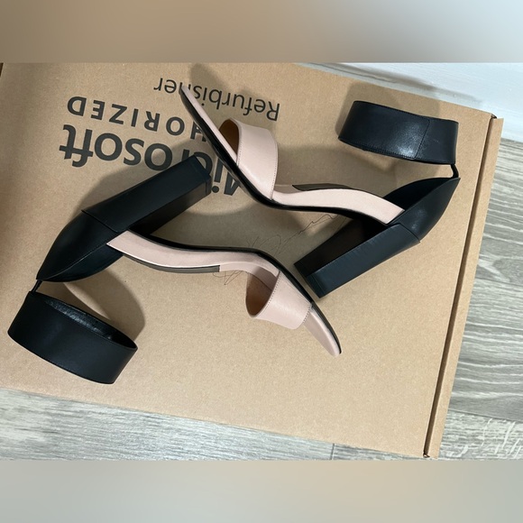 Two tone Chloe heel with ankle strap (sz 37) - Picture 9 of 11